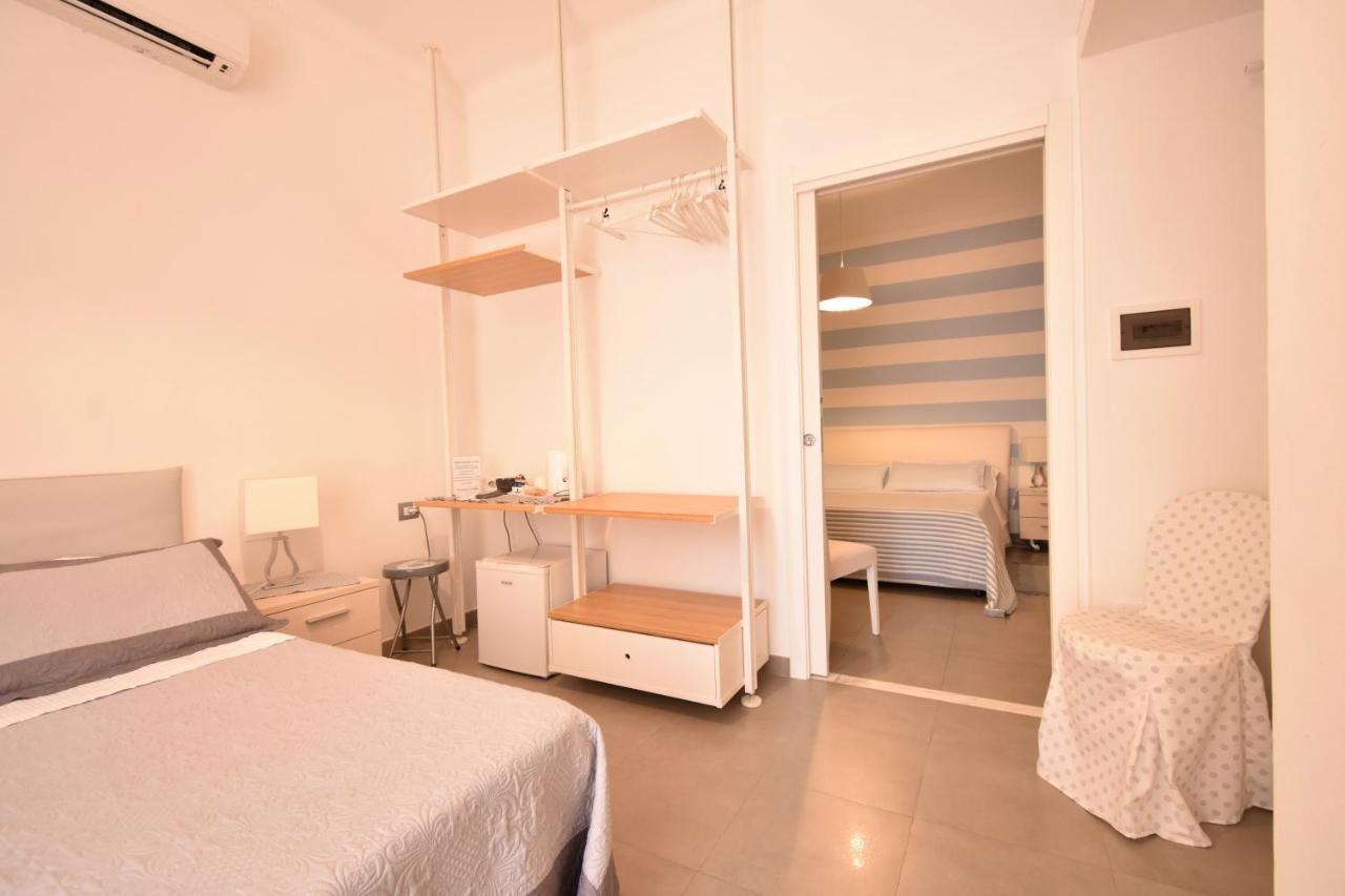 Affittacamere E Appartamenti - Rent Rooms And Apartments Le Camere Nel Corso - Adults Only La Spezia Bagian luar foto