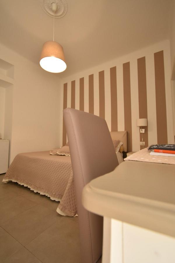 Affittacamere E Appartamenti - Rent Rooms And Apartments Le Camere Nel Corso - Adults Only La Spezia Bagian luar foto