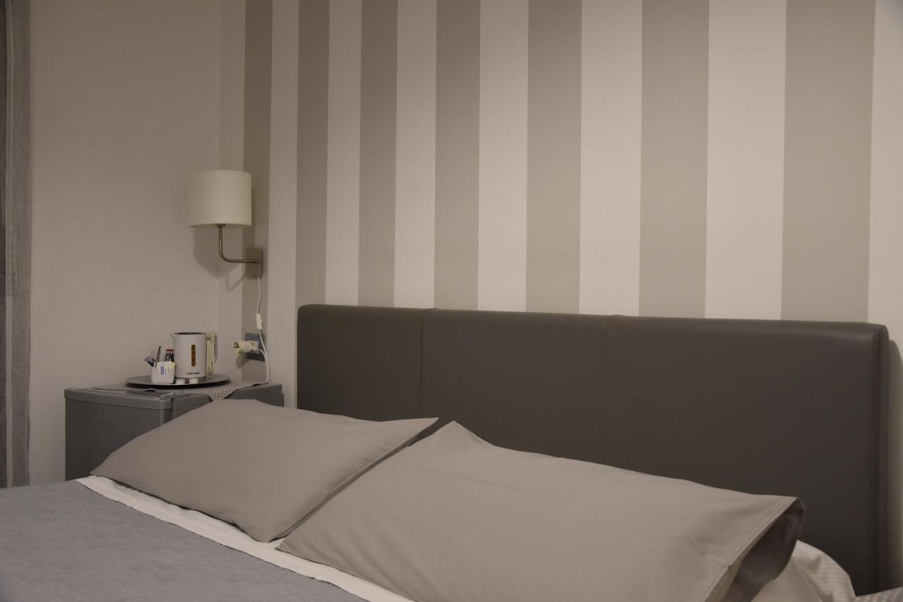 Affittacamere E Appartamenti - Rent Rooms And Apartments Le Camere Nel Corso - Adults Only La Spezia Bagian luar foto