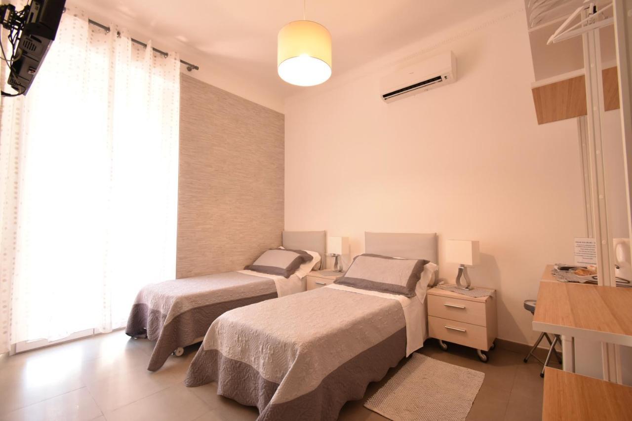 Affittacamere E Appartamenti - Rent Rooms And Apartments Le Camere Nel Corso - Adults Only La Spezia Bagian luar foto