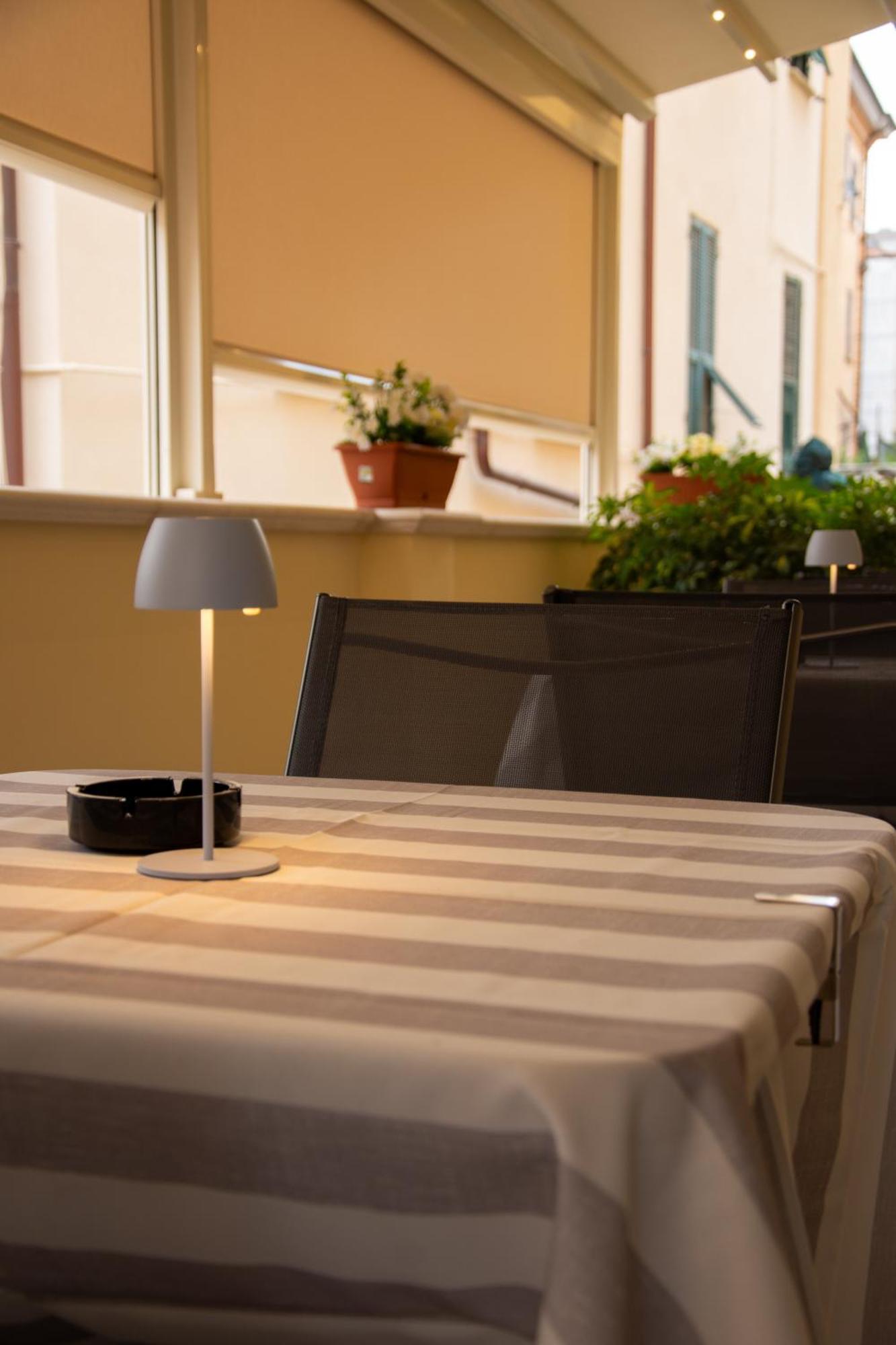 Affittacamere E Appartamenti - Rent Rooms And Apartments Le Camere Nel Corso - Adults Only La Spezia Bagian luar foto