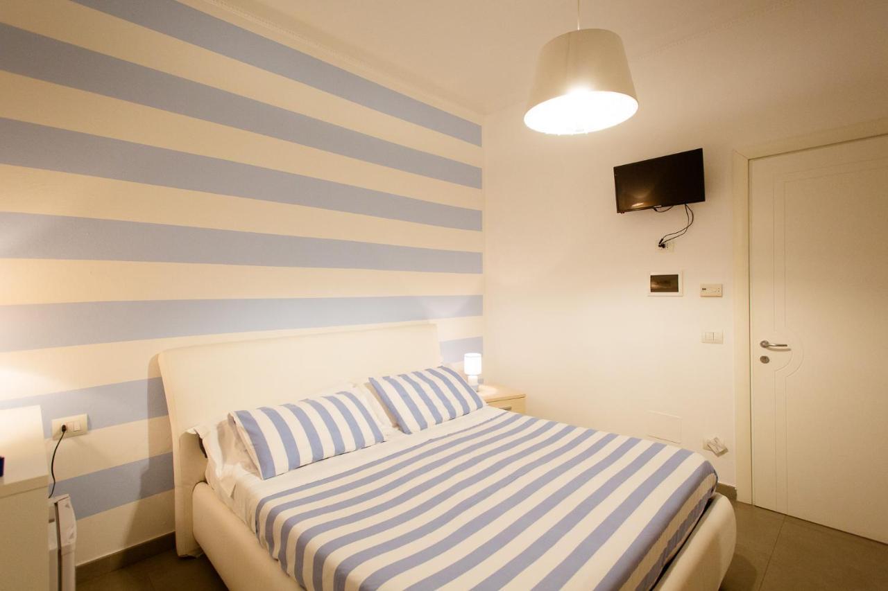 Affittacamere E Appartamenti - Rent Rooms And Apartments Le Camere Nel Corso - Adults Only La Spezia Bagian luar foto