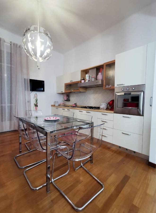 Affittacamere E Appartamenti - Rent Rooms And Apartments Le Camere Nel Corso - Adults Only La Spezia Bagian luar foto