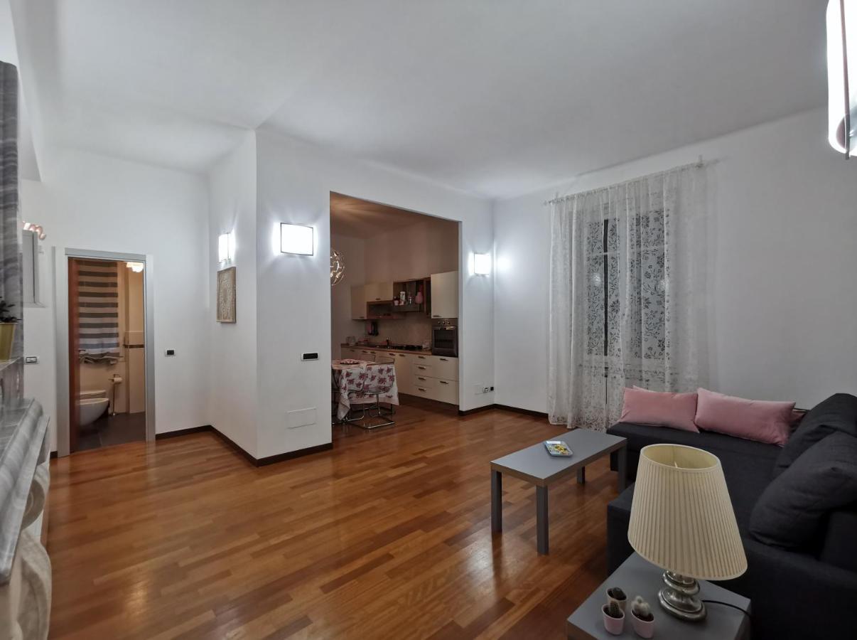 Affittacamere E Appartamenti - Rent Rooms And Apartments Le Camere Nel Corso - Adults Only La Spezia Bagian luar foto