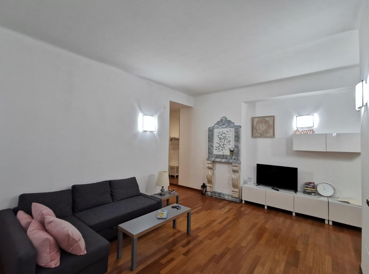 Affittacamere E Appartamenti - Rent Rooms And Apartments Le Camere Nel Corso - Adults Only La Spezia Bagian luar foto